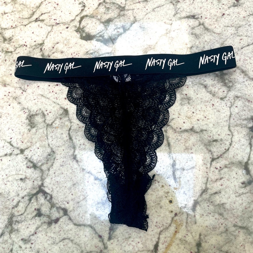 Lace Panties & Thongs